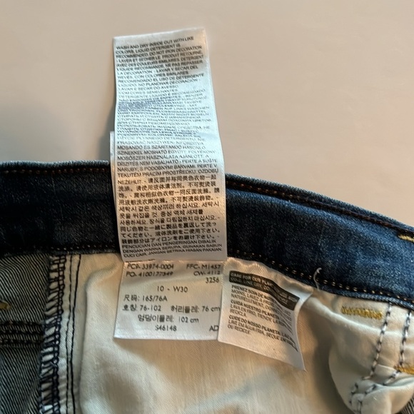 Levi’s Bermuda Shorts Mid Rise Size 10 - Picture 12 of 16